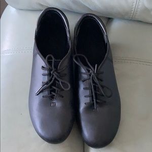 Tap shoes